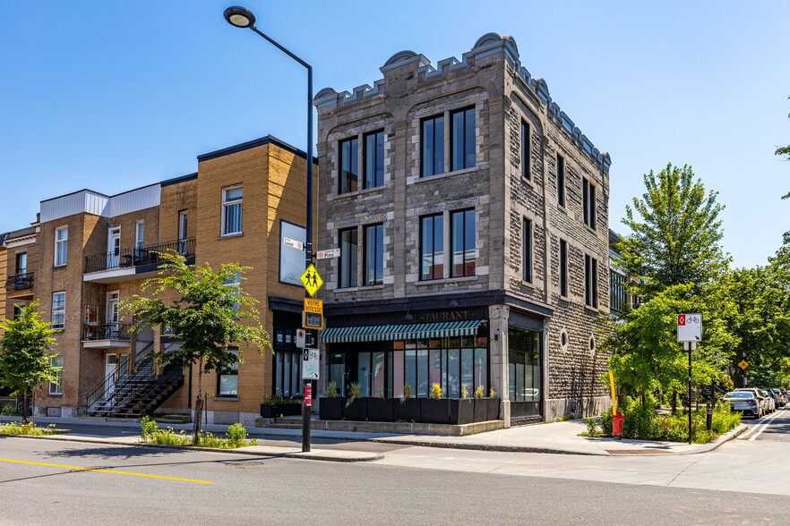 250 Av Des Pins E, Montréal, QC en alquiler - Foto del edificio - Imagen 1 de 17