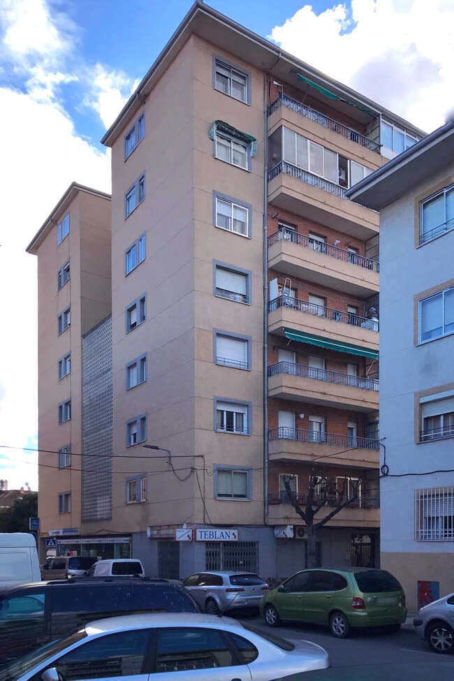 Más detalles de Travesía Toledo, 1, Azuqueca de Henares - Edificio residencial​ en venta