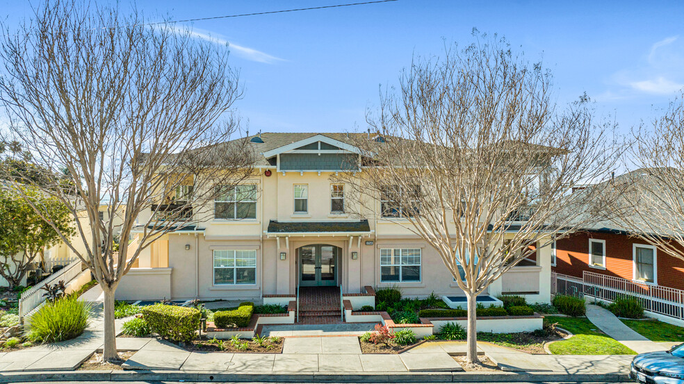 1256 E Main St, Ventura, CA en venta - Foto del edificio - Imagen 1 de 60