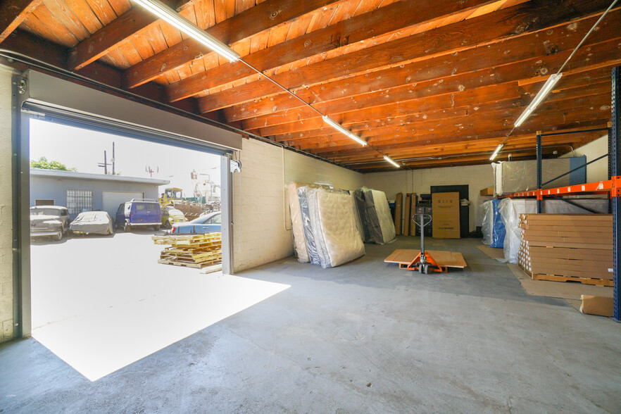 7129-7133 Vineland Ave, North Hollywood, CA en alquiler - Foto del interior - Imagen 1 de 6