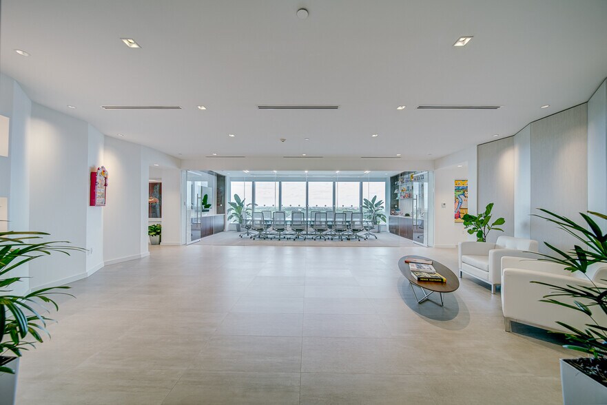 8950 SW 74th Ct, Miami, FL en alquiler - Foto del interior - Imagen 1 de 42