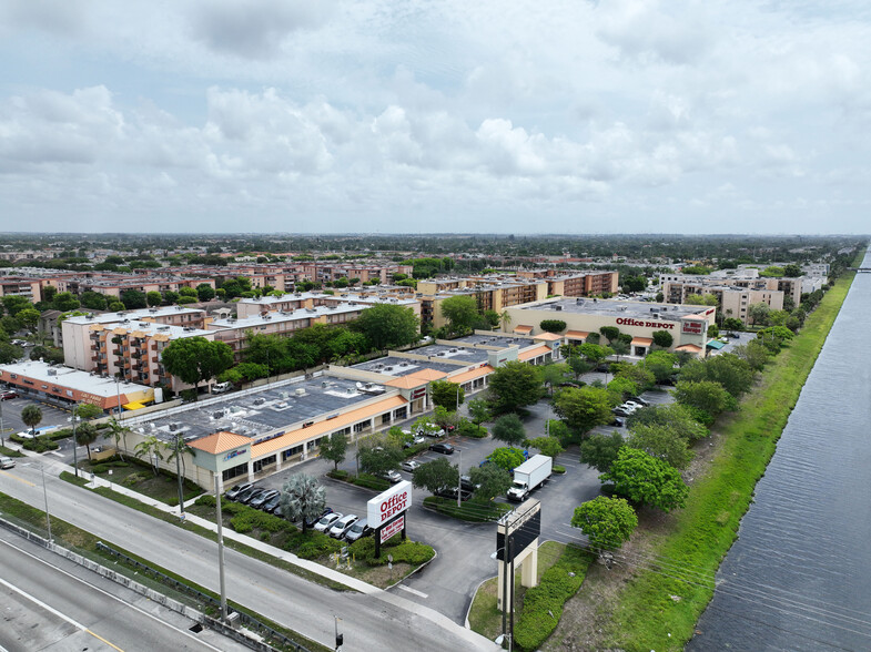 5317-5327 W 20th Ave, Hialeah, FL en alquiler - Foto del edificio - Imagen 2 de 11