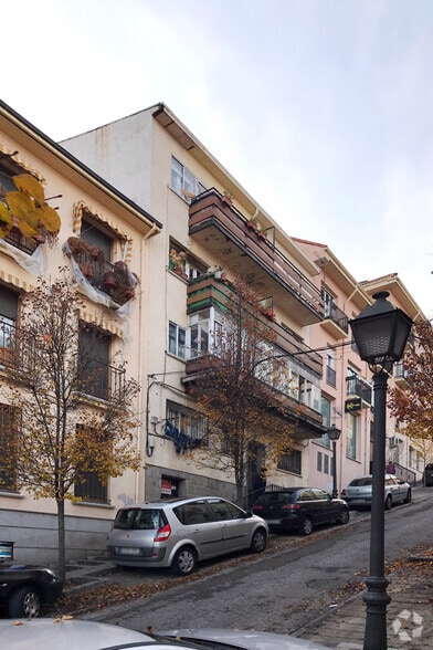 Calle de la Cañada Nueva, 43, San Lorenzo de El Escorial, Madrid en venta - Foto del edificio - Imagen 2 de 2