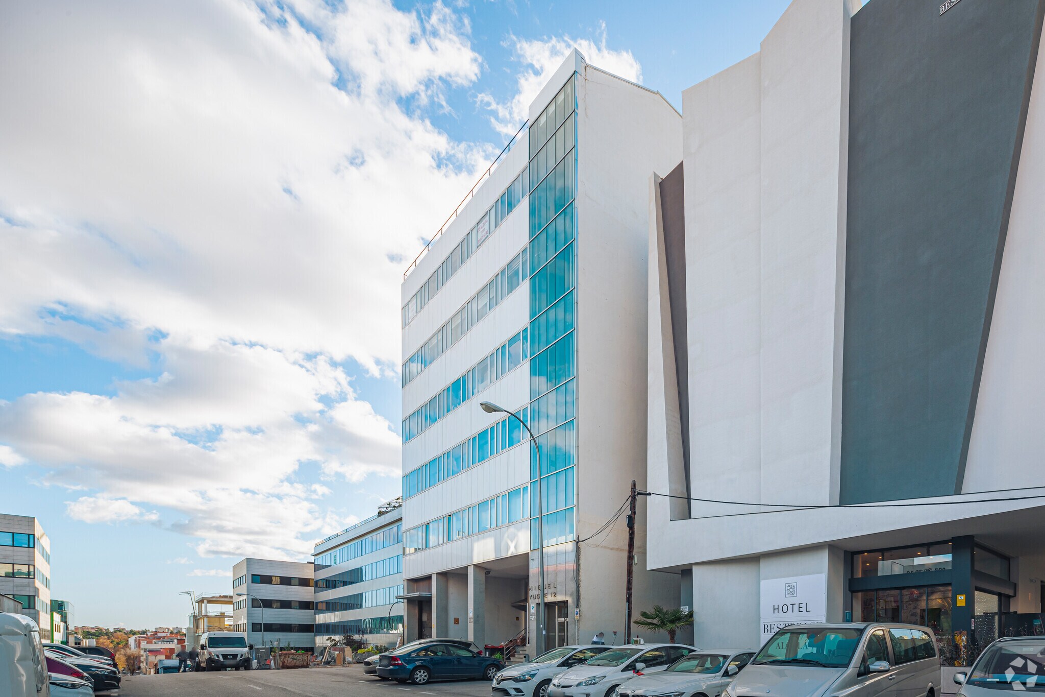 Calle Miguel Yuste, 12, Madrid, Madrid en alquiler Foto principal- Imagen 1 de 5