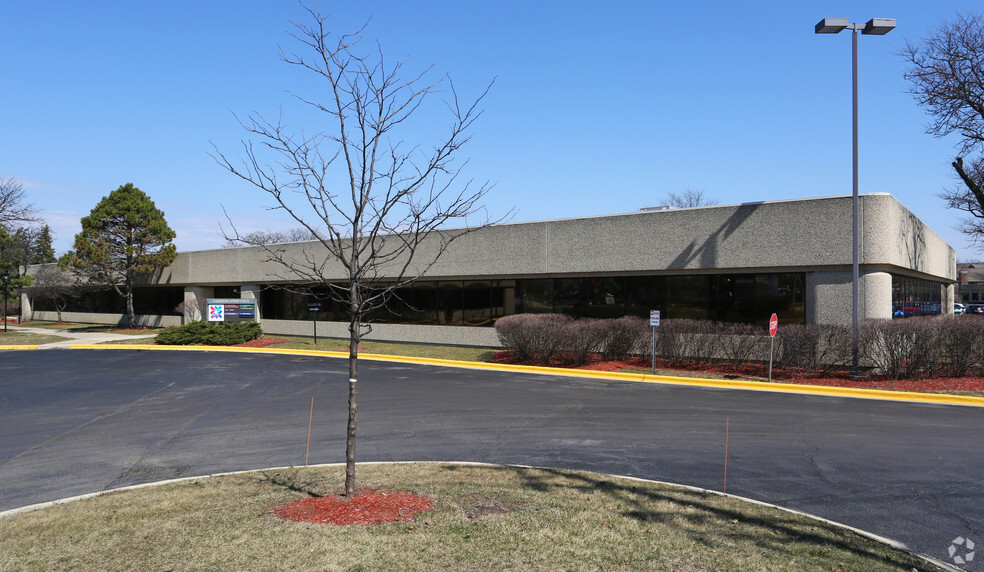 860 E Algonquin Rd, Schaumburg, IL en venta - Foto del edificio - Imagen 3 de 11