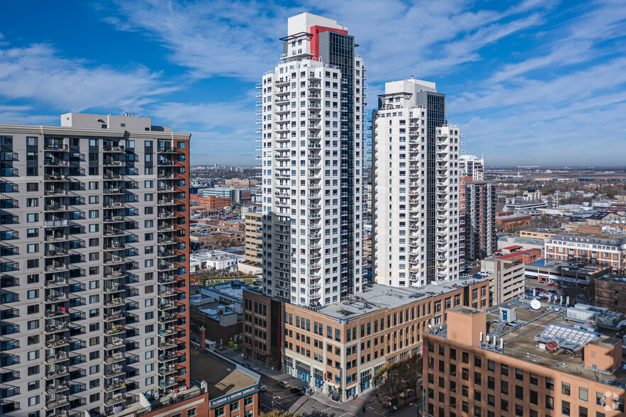 10410 102 Av NW, Edmonton, AB en alquiler - Foto del edificio - Imagen 2 de 11