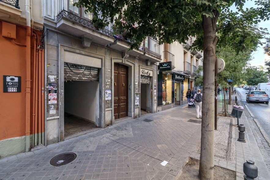 Local en Granada, Granada en venta - Foto del edificio - Imagen 3 de 19