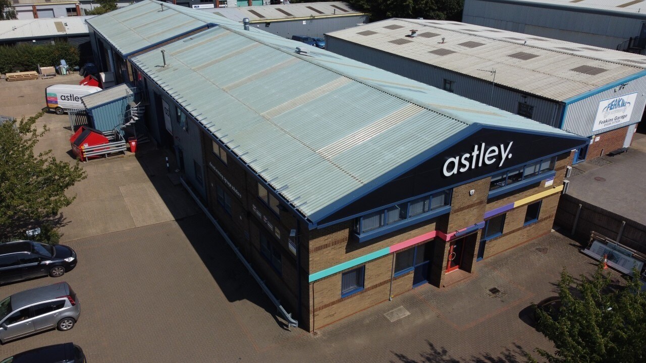 18 Linnell Way, Kettering en alquiler Foto principal- Imagen 1 de 3