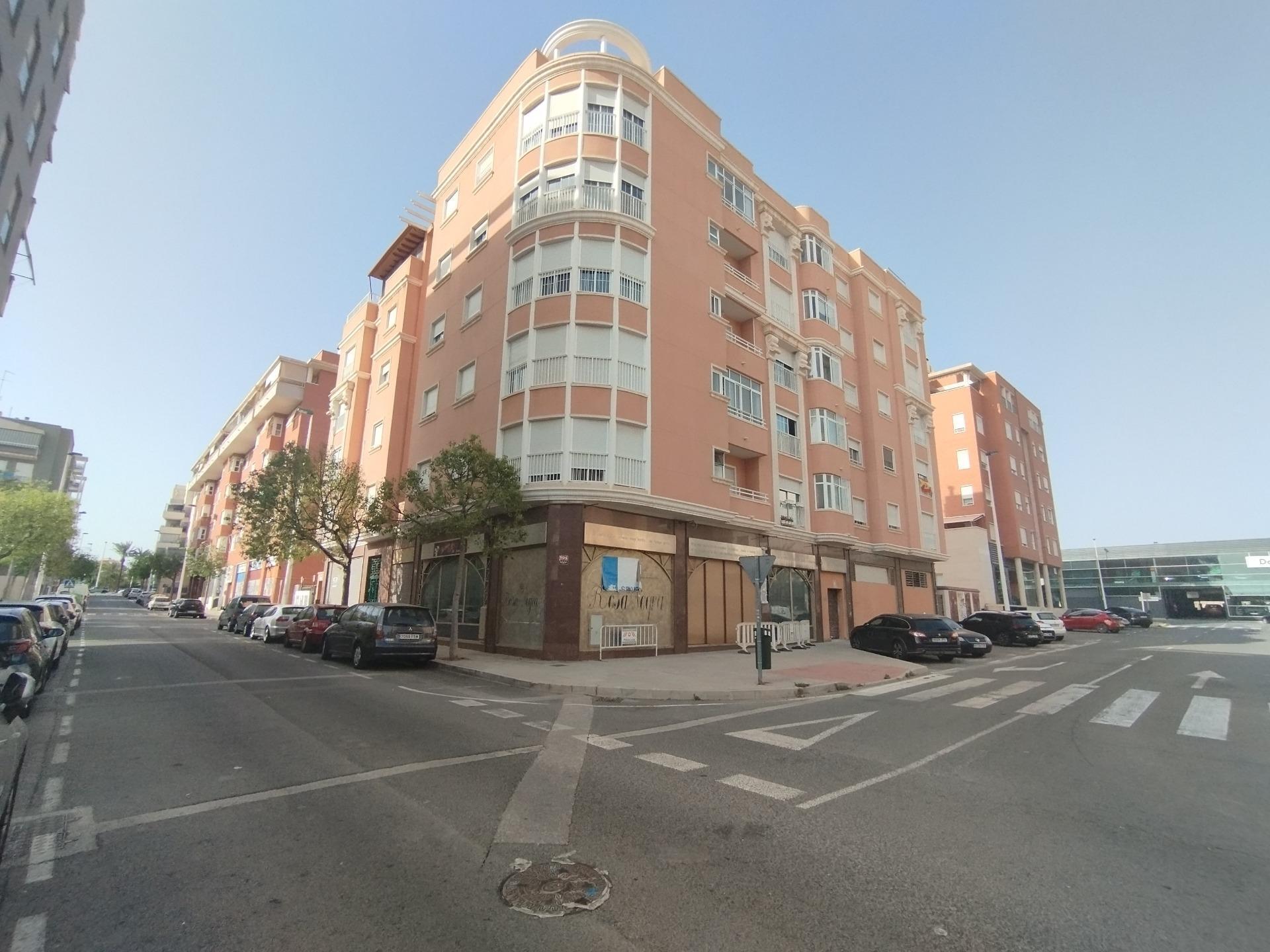 Local en Elche, Alicante en venta Foto del edificio- Imagen 1 de 27