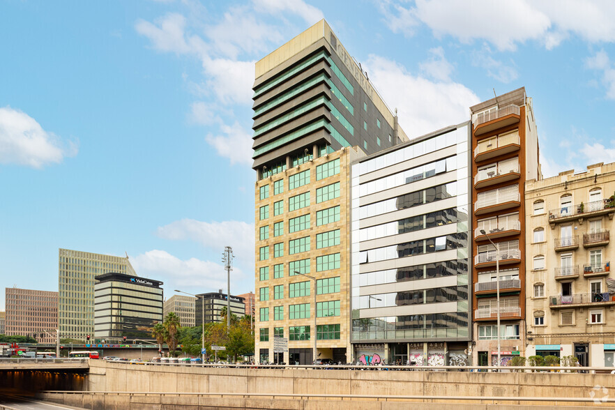 Gran Vía Corts Catalanes, 127, Barcelona, Barcelona en alquiler - Foto del edificio - Imagen 3 de 5