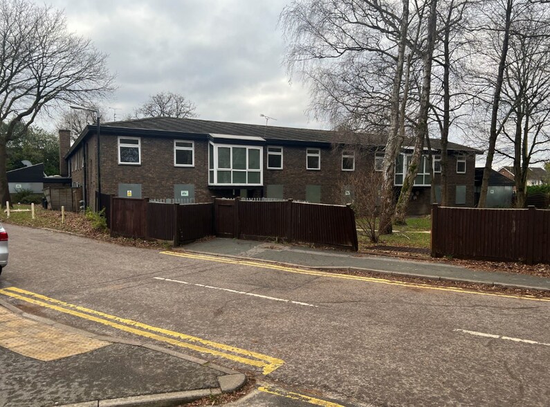 58 Wharf Rd, Aldershot en venta - Foto del edificio - Imagen 2 de 6