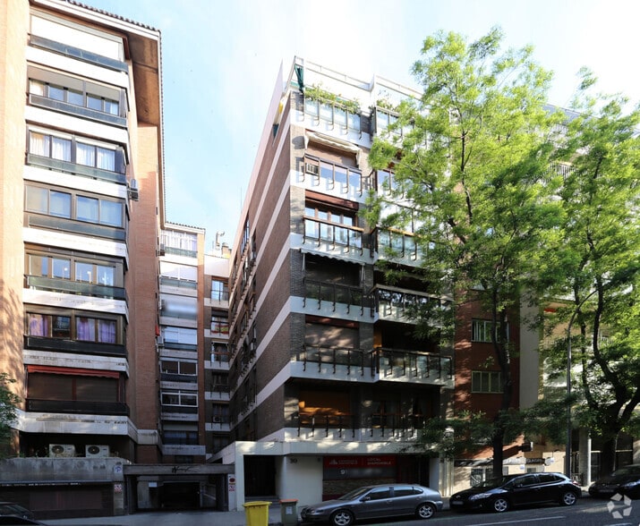 Edificio residencial en Madrid, Madrid en venta - Foto del edificio - Imagen 1 de 1