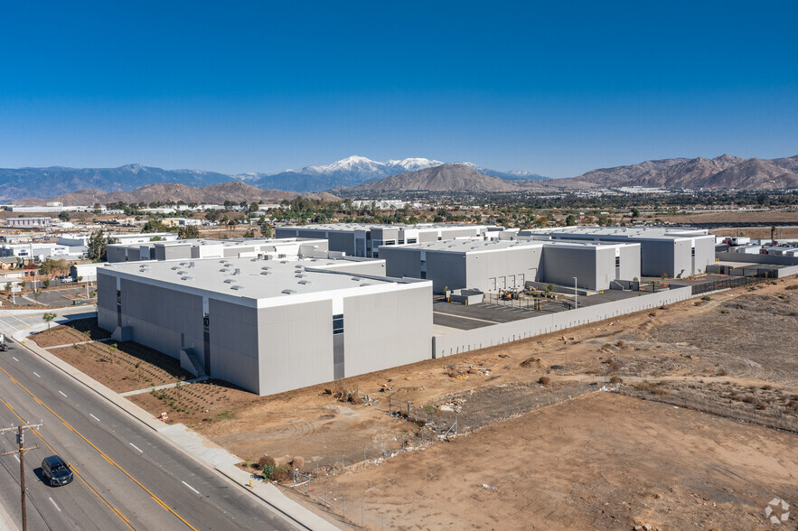 5530 Stockdale Ct, Jurupa Valley, CA en alquiler - Vista aérea - Imagen 2 de 7