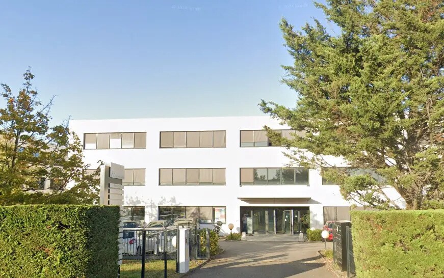 23 Rue Maryse Bastié, Bron en alquiler - Foto del edificio - Imagen 1 de 2