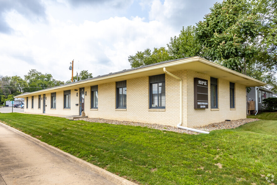 913 9th St, West Des Moines, IA en alquiler - Foto del edificio - Imagen 2 de 3