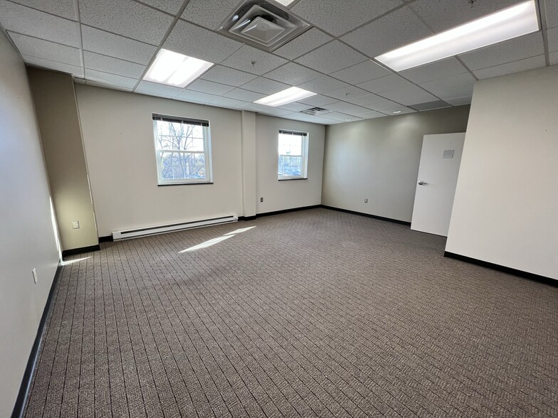 780 W Lancaster Ave, Bryn Mawr, PA en alquiler - Foto del interior - Imagen 3 de 11