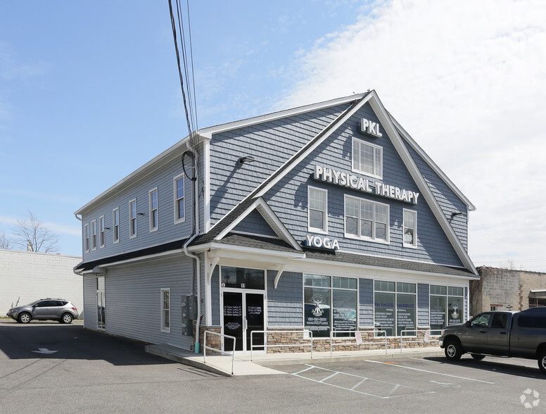 11 Broadway, Amityville, NY en alquiler - Foto del edificio - Imagen 1 de 9