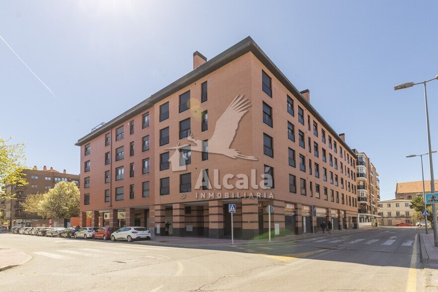 Edificio residencial en Alcalá de Henares, Madrid en venta - Foto del edificio - Imagen 1 de 1