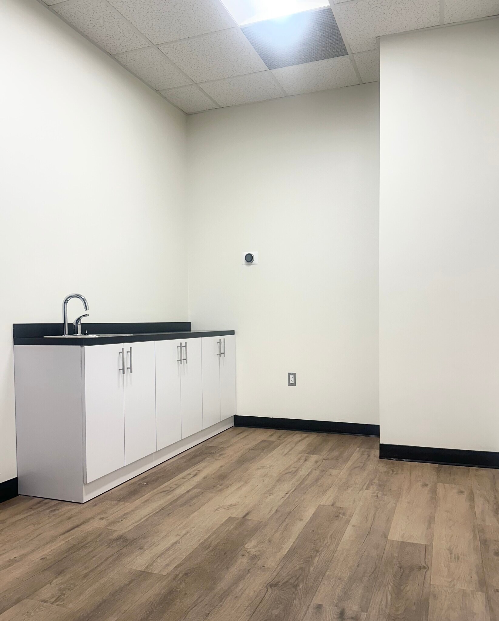 241 N Maclay Ave, San Fernando, CA en alquiler Foto del interior- Imagen 1 de 6