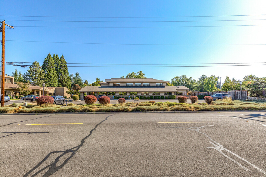 717 Murphy Rd, Medford, OR en venta - Foto del edificio - Imagen 1 de 11