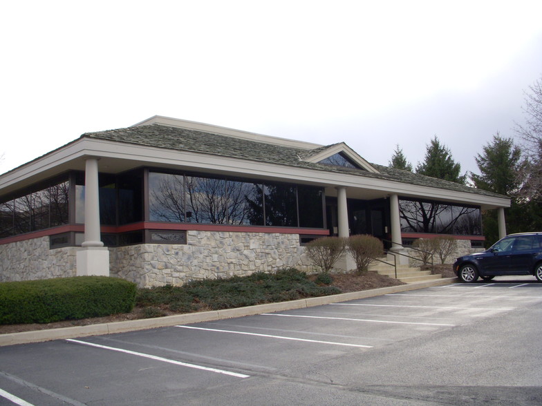 875 Berkshire Blvd, Wyomissing, PA en alquiler - Foto del edificio - Imagen 1 de 7