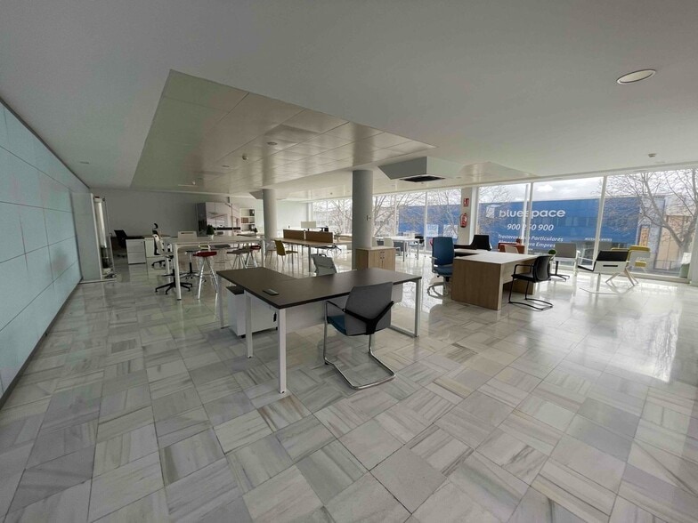 Nave en Móstoles, Madrid en venta - Foto del edificio - Imagen 3 de 15