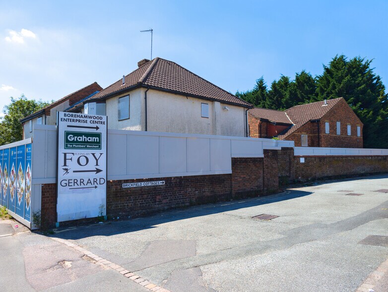 39 Theobald Street, Borehamwood en venta - Foto del edificio - Imagen 3 de 7