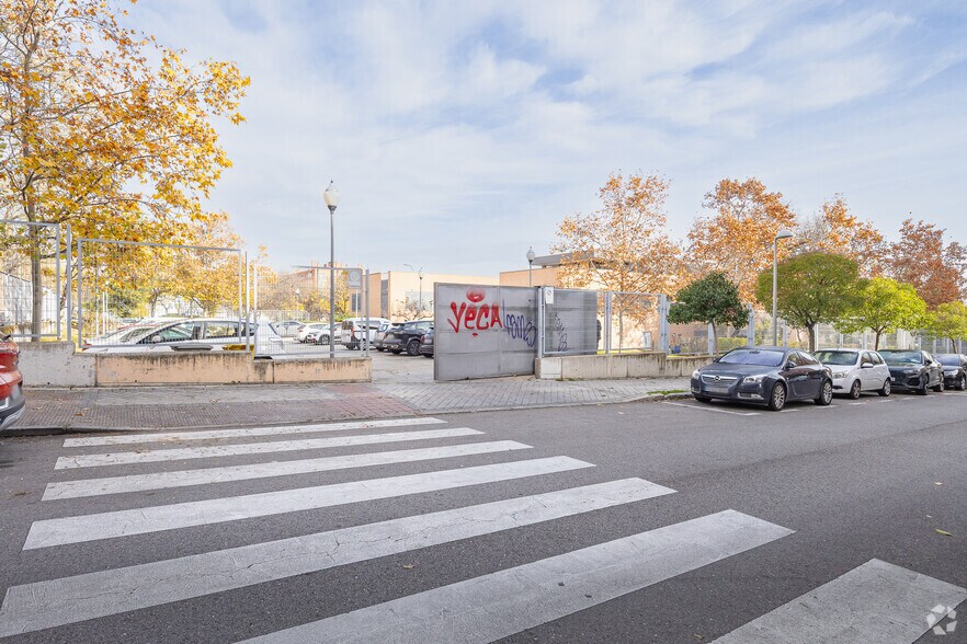 Avenida Orovilla, 54, Madrid, Madrid en alquiler - Foto del edificio - Imagen 2 de 3