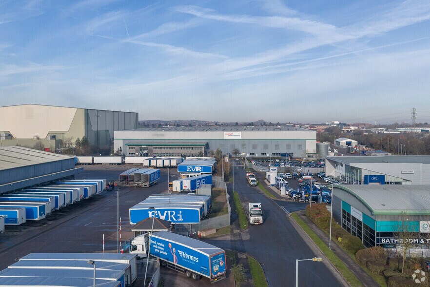 12 Hamilton Way, Nuneaton en venta - Foto del edificio - Imagen 2 de 2