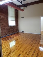 95 Mill St, Springfield, MA en alquiler Foto del interior- Imagen 2 de 2