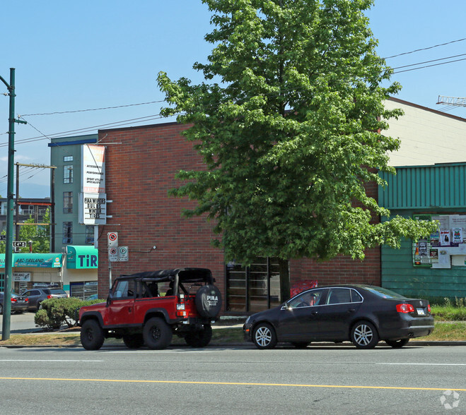 2006 Main St, Vancouver, BC en alquiler - Foto del edificio - Imagen 2 de 4