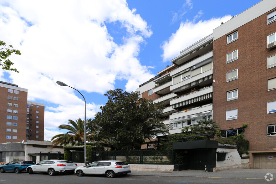 Calle Oquendo, 20, Madrid, Madrid en alquiler - Foto del edificio - Imagen 2 de 3