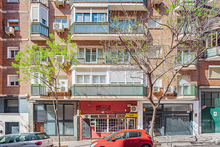 Edificio residencial en Madrid, Madrid en venta - Foto del edificio - Imagen 2 de 2
