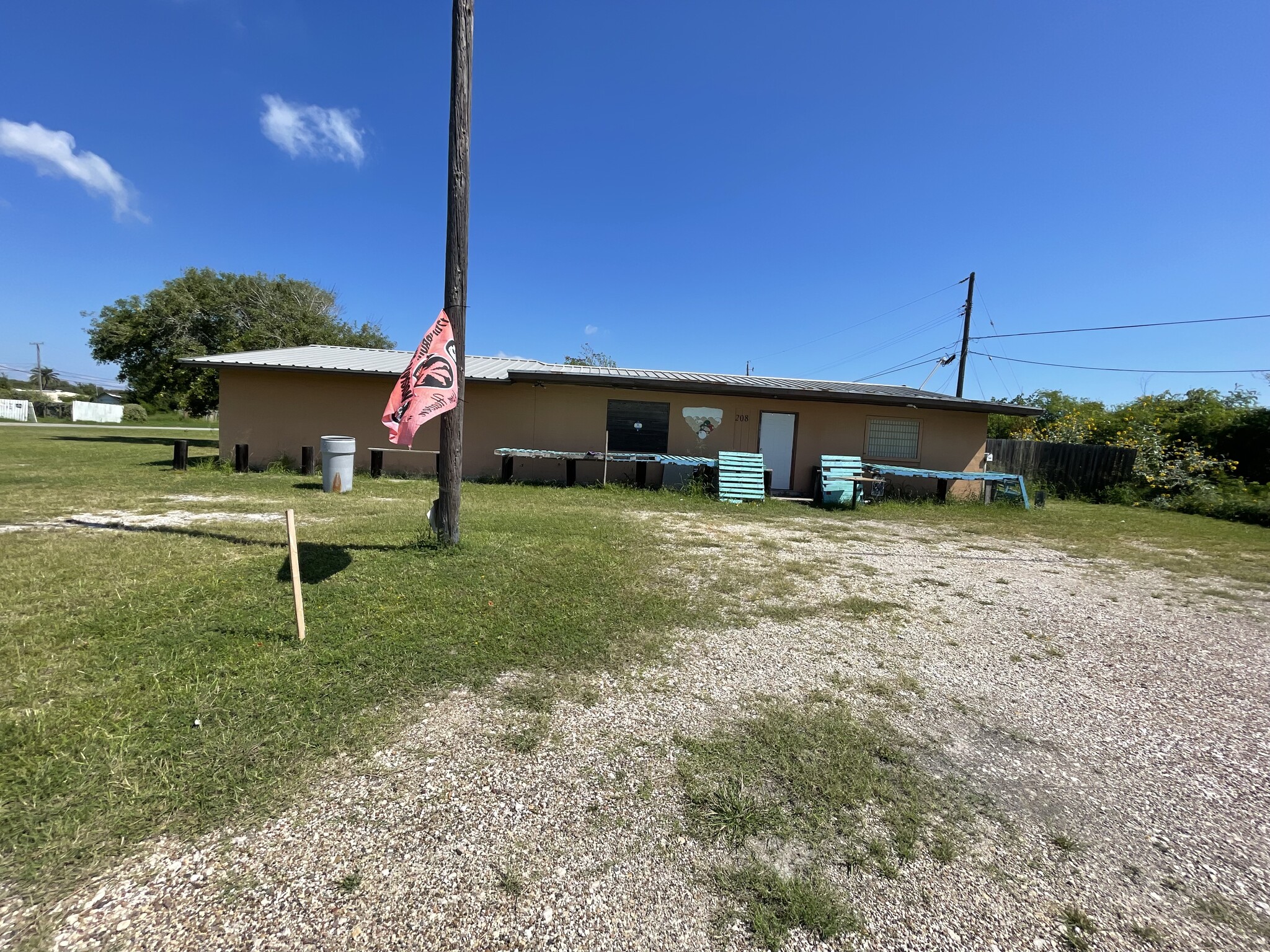 208 E Wheeler Ave, Aransas Pass, TX en venta Foto principal- Imagen 1 de 4