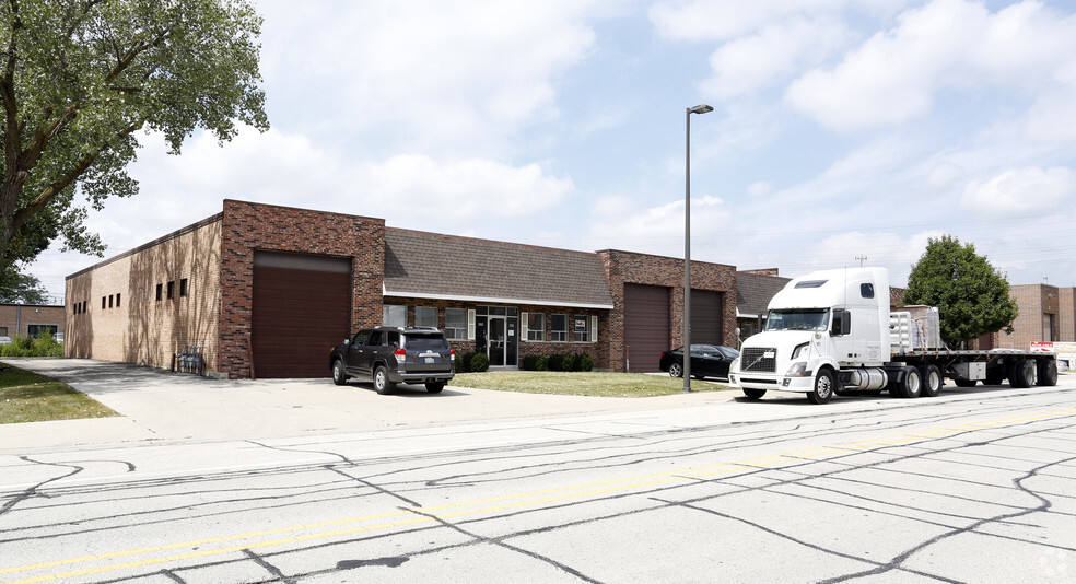 350-360 Lively Blvd, Elk Grove Village, IL en alquiler - Foto del edificio - Imagen 3 de 4