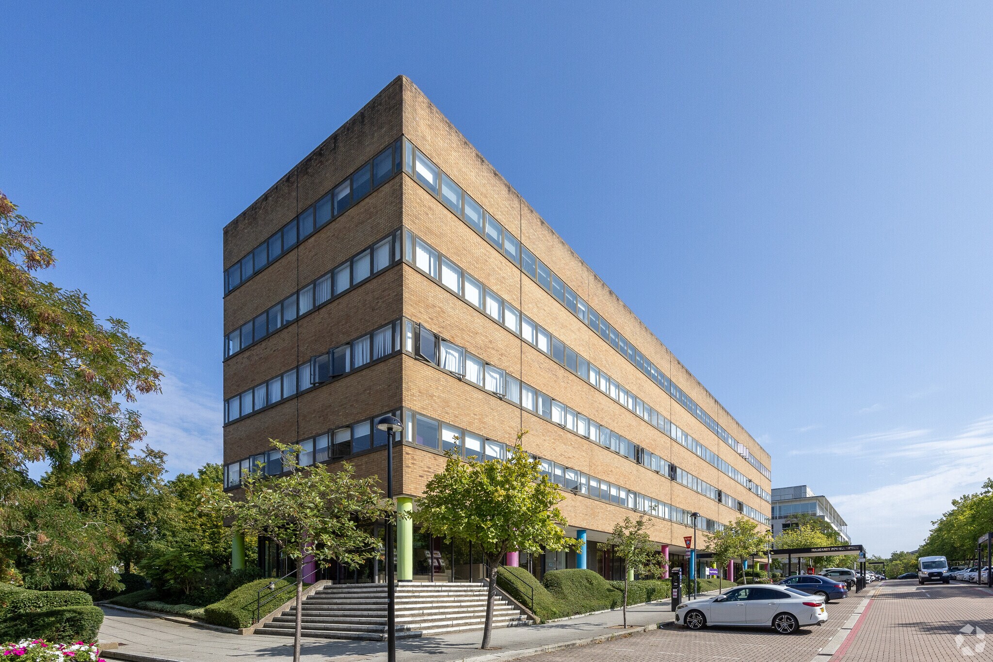 403-445 Midsummer Blvd, Milton Keynes en alquiler Foto del edificio- Imagen 1 de 3