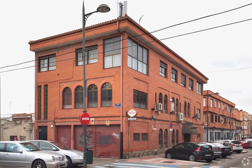 Calle Santo Tomás de Aquino, 20, Parla, Madrid en venta - Foto del edificio - Imagen 2 de 2