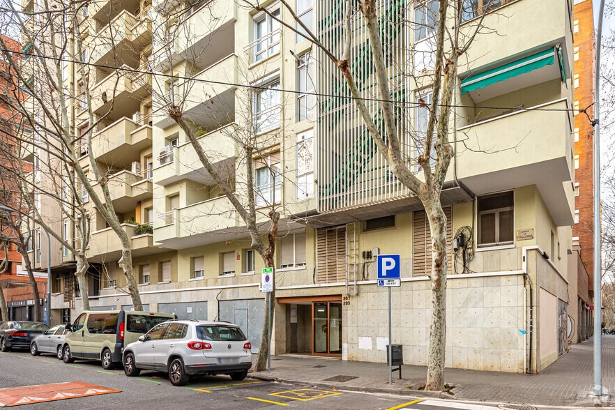 Local en Barcelona, Barcelona en alquiler - Foto del edificio - Imagen 2 de 4