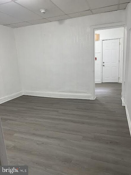 2952 Kensington Ave, Philadelphia, PA en alquiler - Foto del interior - Imagen 2 de 3