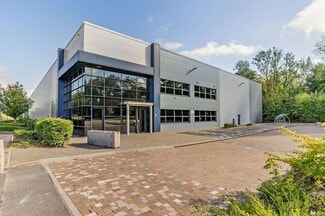 Más detalles de Tower Rd, Stone - Nave en alquiler