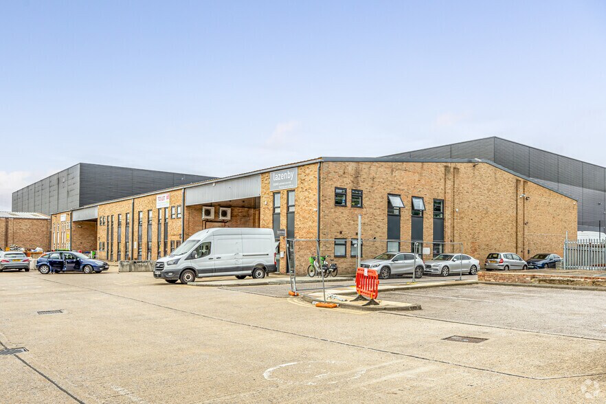 18-24 Whitby Ave, London en alquiler - Foto del edificio - Imagen 3 de 4