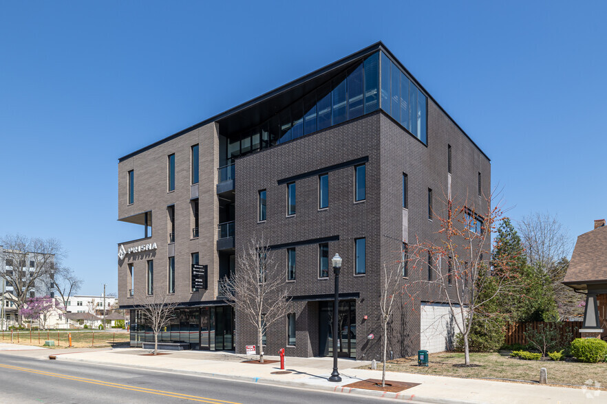 307 S Main St, Bentonville, AR en alquiler - Foto del edificio - Imagen 2 de 8