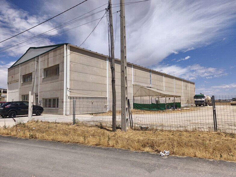 Nave en Muñopepe, Ávila en venta - Foto del edificio - Imagen 3 de 6