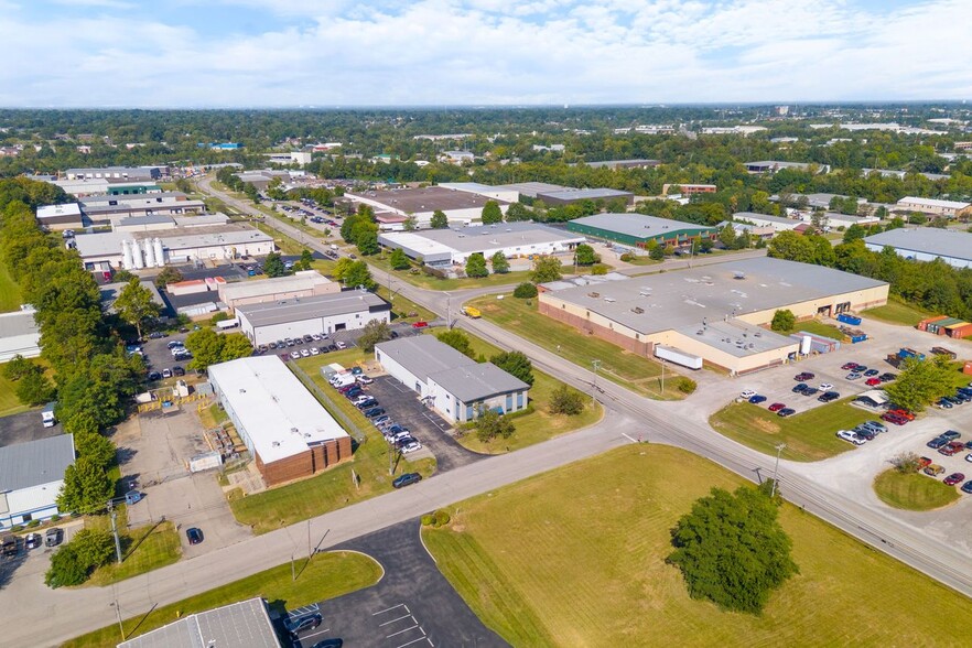 2700 Diode Ln, Louisville, KY en alquiler - Foto del edificio - Imagen 2 de 10