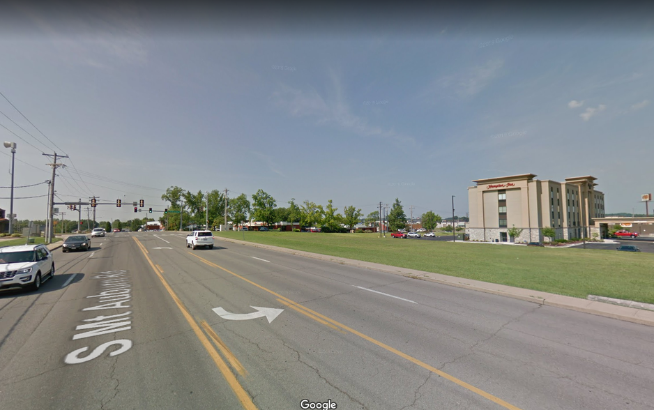 207 S Mount Auburn Rd, Cape Girardeau, MO en alquiler - Foto del edificio - Imagen 2 de 2