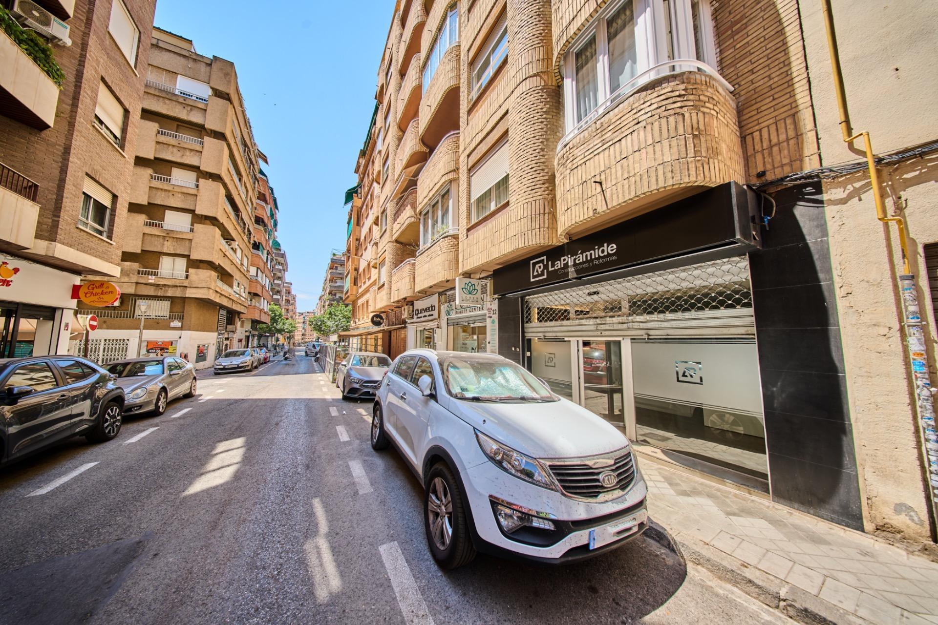 Calle Conde Cifuentes, Granada, Granada en venta Foto del edificio- Imagen 1 de 23