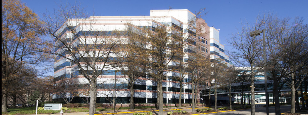 8260-8280 Willow Oaks Corporate Dr, Fairfax, VA en alquiler - Foto del edificio - Imagen 1 de 36