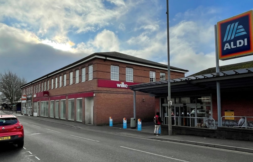 12-28 High St, Brownhills en venta - Foto del edificio - Imagen 2 de 2