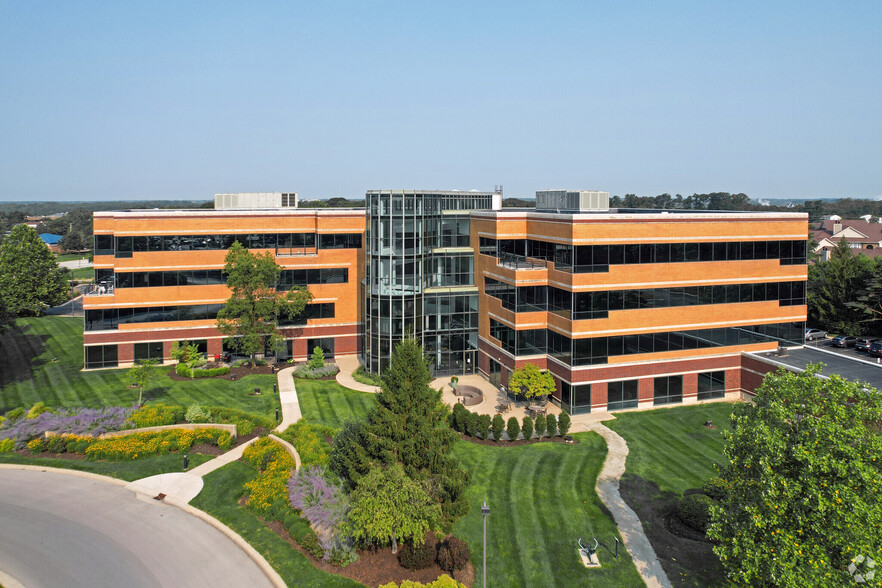 8720 Castle Creek Pky, Indianapolis, IN en alquiler - Foto del edificio - Imagen 3 de 11