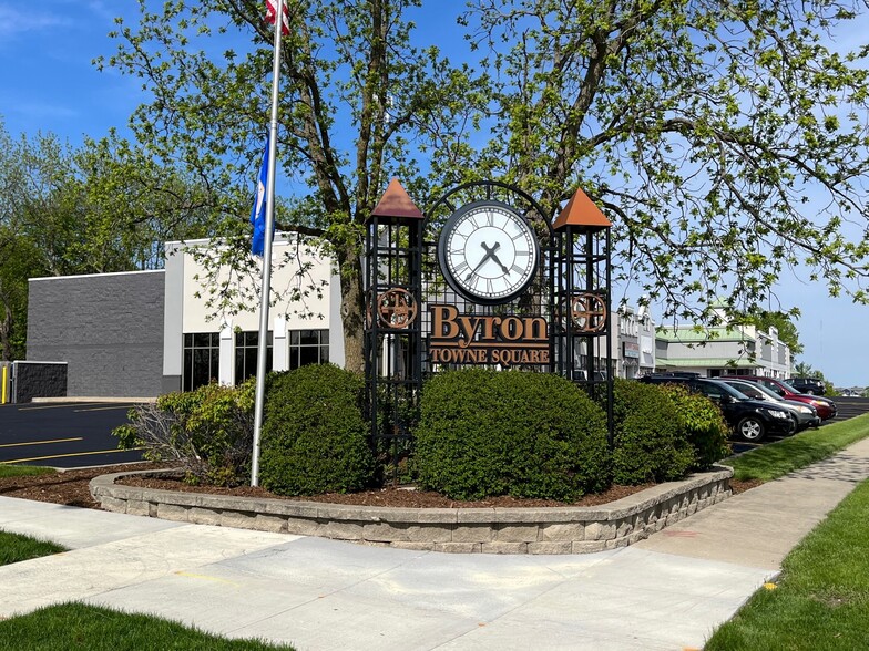 1067 4th St NE, Byron, MN en alquiler - Foto del edificio - Imagen 1 de 5